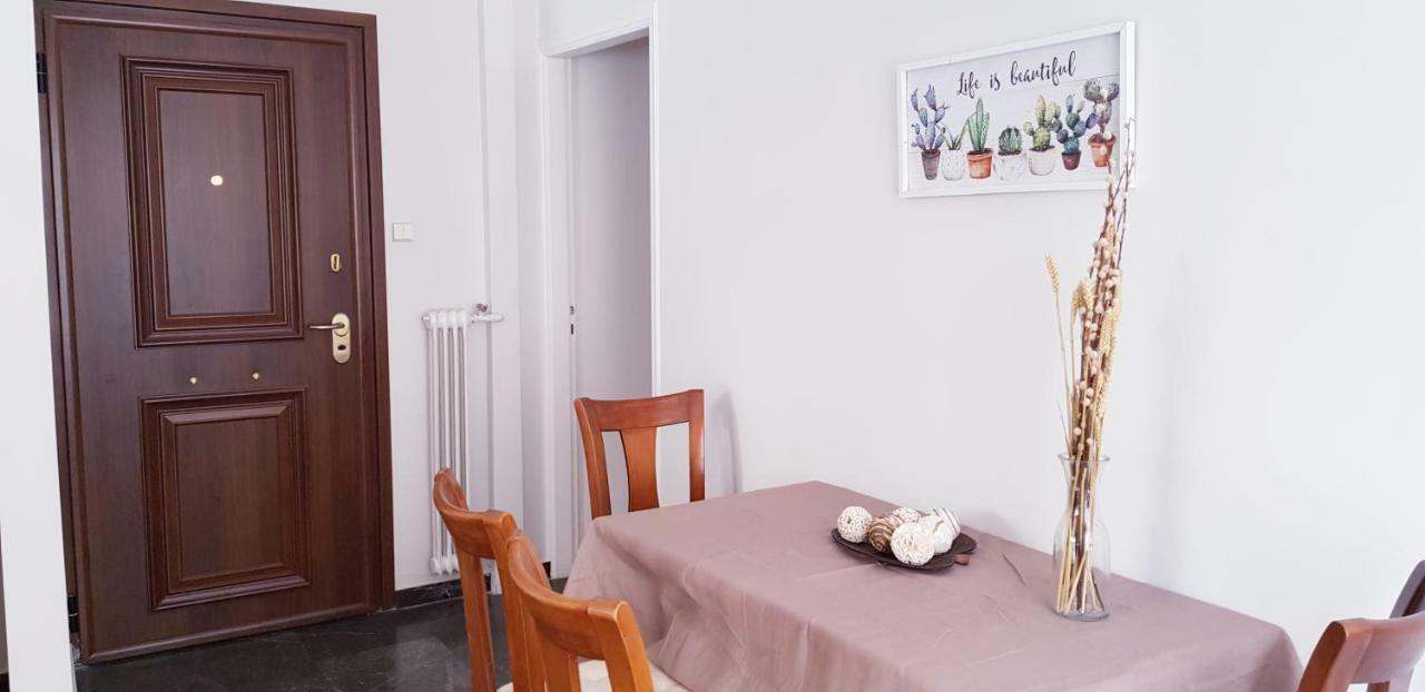 Spacious Apartment In The Historical Center Of Atena Exterior foto