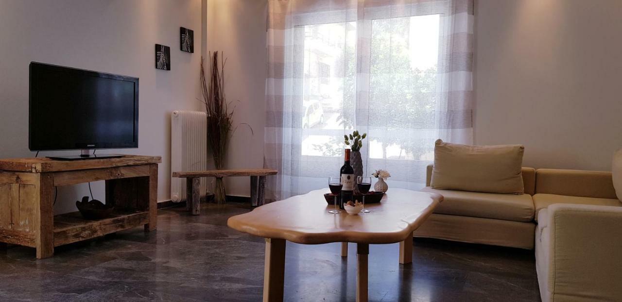 Spacious Apartment In The Historical Center Of Atena Exterior foto