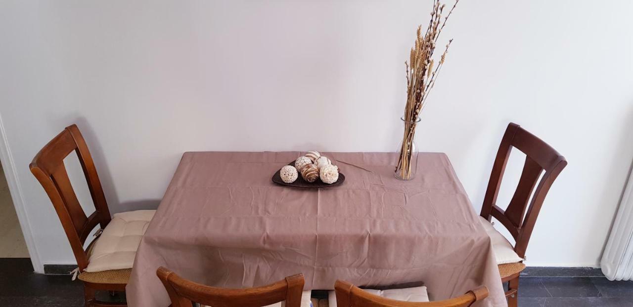 Spacious Apartment In The Historical Center Of Atena Exterior foto