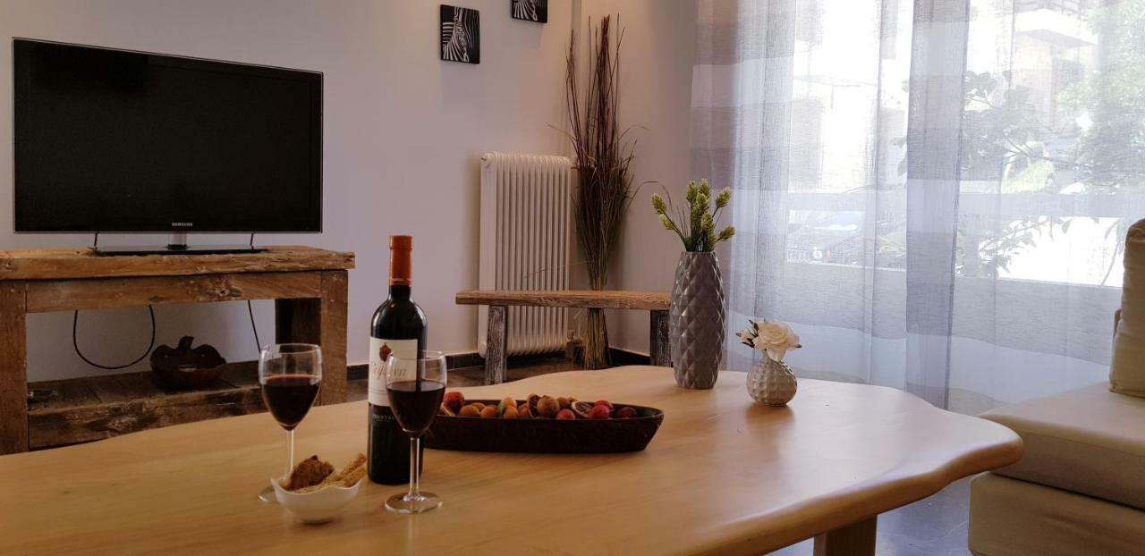 Spacious Apartment In The Historical Center Of Atena Exterior foto